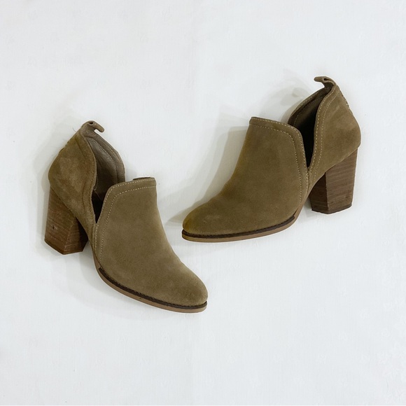 Artisan by Zigi Sindy Suede Ankle Booties - Picture 2 of 10
